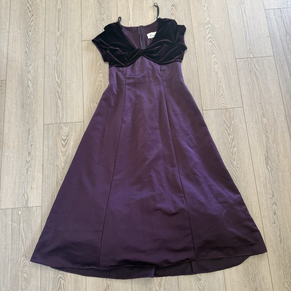 Michelangelo Dresses & Skirts - Michelangelo Plum Satin Velvet Formal Gown Womens Medium Evening Dress